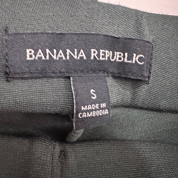 Banana Republic Dark Green ponte Straight Leg Pants. Size small. NWT - Picture 7 of 10
